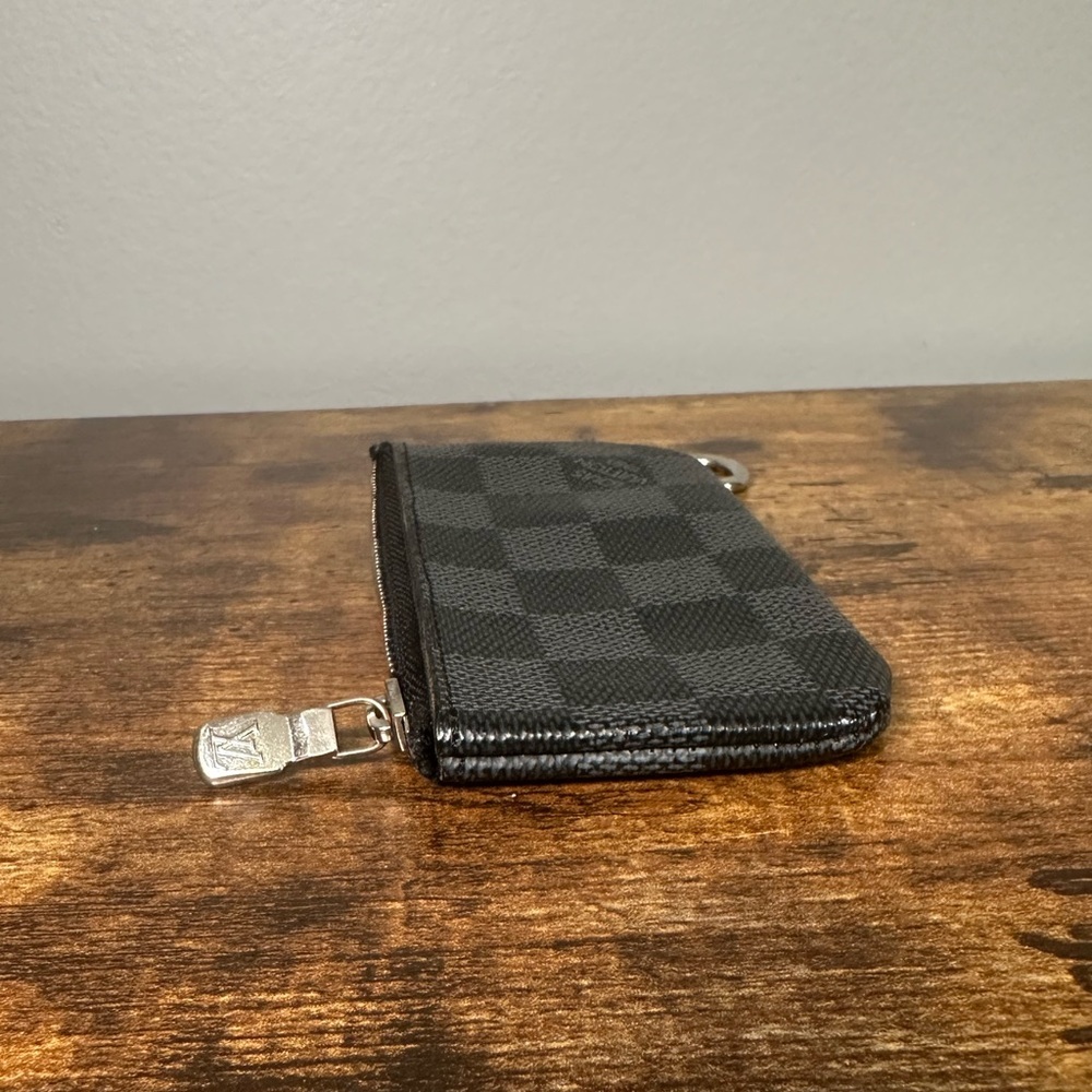 Louis Vuitton Damier Graphite Key Pouch - Picture 11 of 16